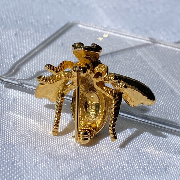 Vintage Joan Rivers Signed Bee Brooch Pin Gold Tone Clear Rhinestone Green Eyes - Picture 4 of 14